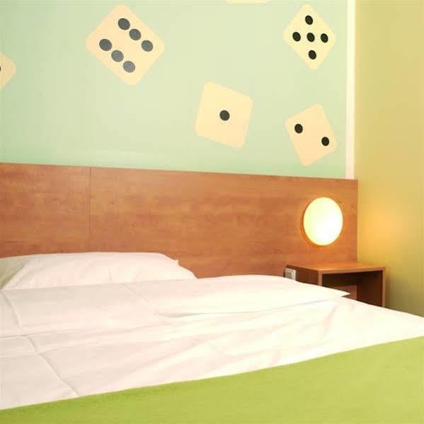 B&B Hotel Erlangen-Sued Екстер'єр фото